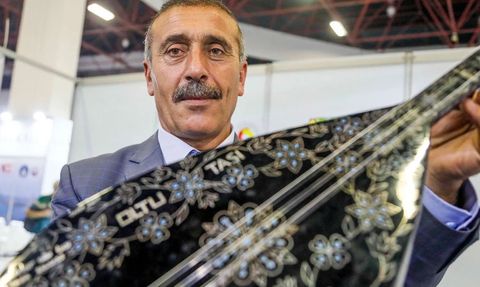 YÖREX Fuarında İbrahim Erkal'ın Bağlamasına İlgi Yoğun