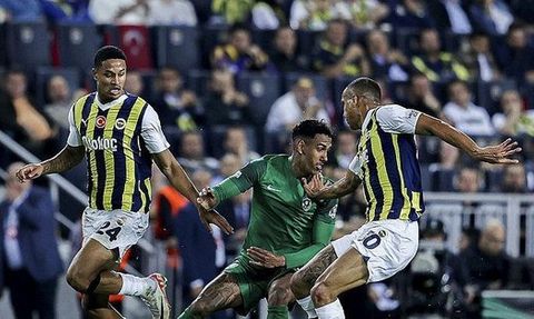 Fenerbahçe'nin Defans Krizi Bulgar Basınında Gündem Oldu