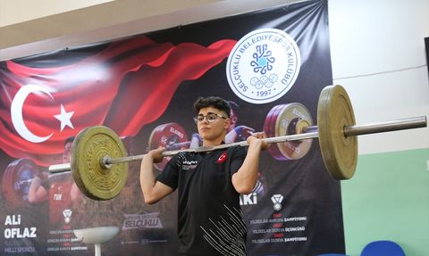 Genç Halterci Abdullah Efe Kolçak İlk Avrupa Şampiyonasında Bronz Madalya Kazandı