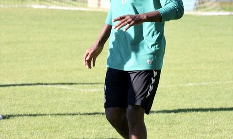 Sakaryaspor'un Yeni Yüzleri Salih ve Gradel, Süper Lig Hedefiyle Hazırlanıyor
