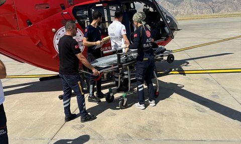 Şırnak'ta Ambulans Helikopterle 3 Yaşındaki Çocuğun Hayatını Kurtarma Çabası
