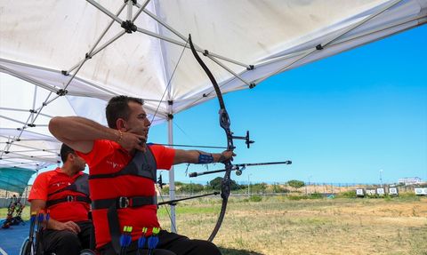 Bakan Bak, Para Okçuluk Milli Takımı'nın Kampını Ziyaret Etti