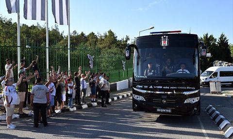 Beşiktaş, Süper Kupa için Atatürk Olimpiyat Stadı'na Gitti