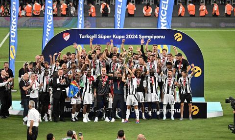 Beşiktaş, Turkcell Süper Kupa'yı 5-0'la Kazandı