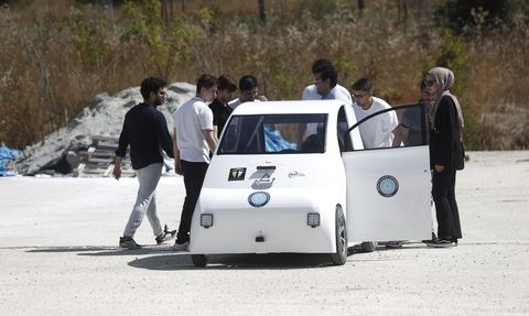 Bursa'da Üniversitelilerden Otonom Araç Tanıtımı