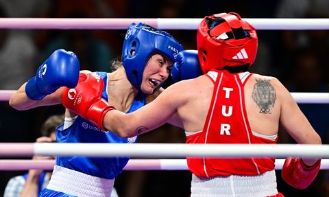 Busenaz Sürmeneli, Paris 2024 Olimpiyatları'nda Çeyrek Finale Yükseldi