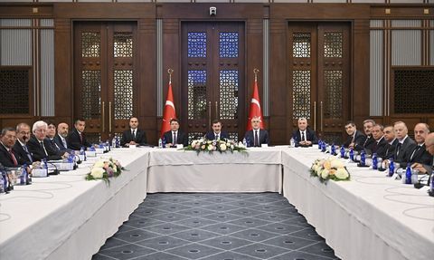 Cumhurbaşkanı Yardımcısı Yılmaz, TİSK Heyetini Ağırladı