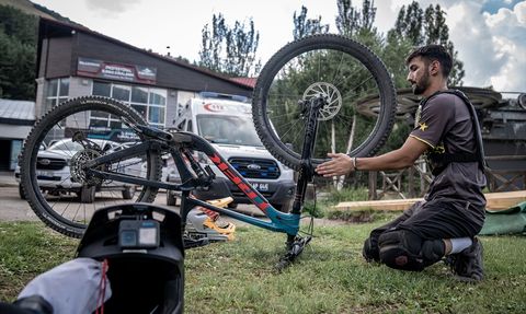 Erzurum'da Bisiklet Heyecanı: Downhill Türkiye Şampiyonası Öncesi Resmi Antrenman