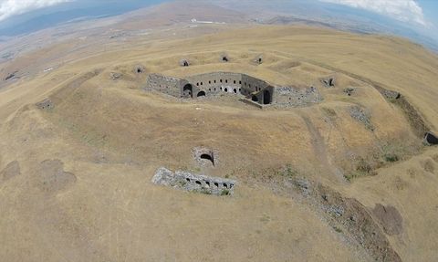 Erzurum'un Tarihi Ağzıaçık Tabyası Ziyaretçilerini Bekliyor