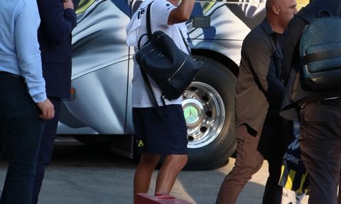 Fenerbahçe İzmir'e Ulaştı, Göztepe Maçına Hazırlanıyor