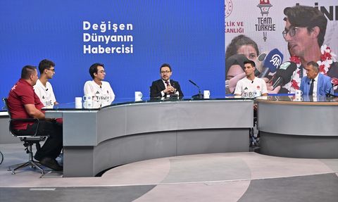 Klasik Yay Erkek Milli Takımı'ndan Anadolu Ajansı'na Ziyaret