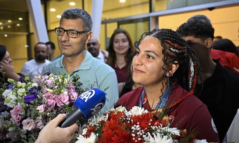 Olimpiyat İkincisi Şevval İlayda Tarhan, Ankara'ya Döndü
