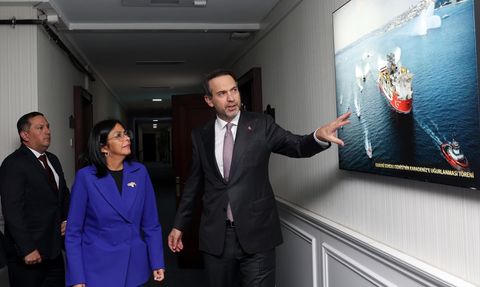 Bakan Alparslan Bayraktar'dan Venezuela ile Enerji İşbirliği Görüşmeleri