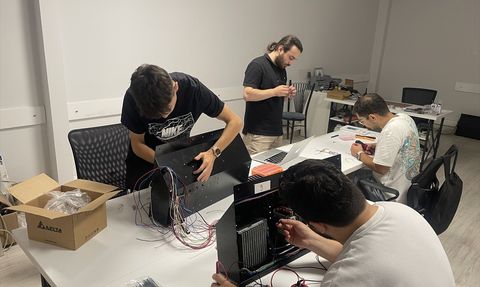 Bursa'nın Genç Mühendislerinden İnovatif CNC Makinesi İhracatı