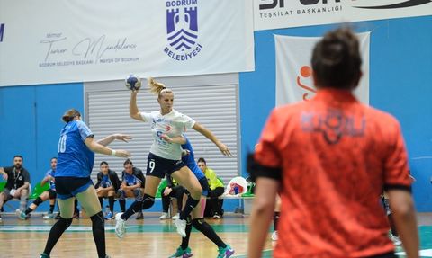 Hentbol Kadınlar Süper Lig: Armada Praxis Yalıkavak Üsküdar Belediyesi'ni Rahat Geçti