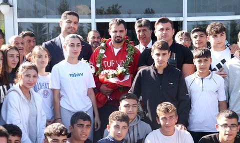 İbrahim Bölükbaşı, Erzurum'da Altın Madalya ile Karşılandı