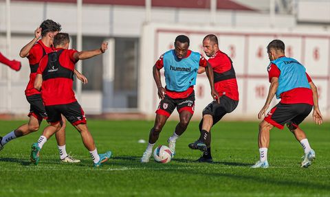 Samsunspor Konyaspor Maçı İçin Hazırlıklar Devam Ediyor