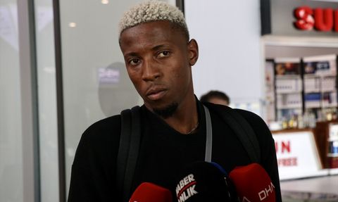 Trabzonspor'un Yeni Transferi Simon Bokote Banza Trabzon'a Geldi