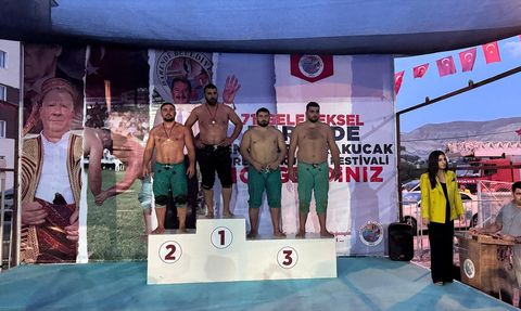 Zengibar Karakucak Güreşleri'nde Rıza Yıldırım Şampiyon Oldu