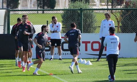 A Milli Futbol Takımı Karadağ Maçına Hazırlıklarını Tamamladı
