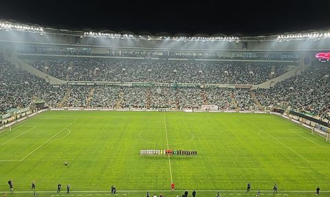 Bursaspor, Kahramanmaraşspor'u 3-0 Geçti: 41,570 Taraftar Stadyumu Doldurdu