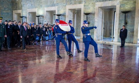 Cumhuriyet Zirvesi'nde Genç İş İnsanları Bir Araya Geldi