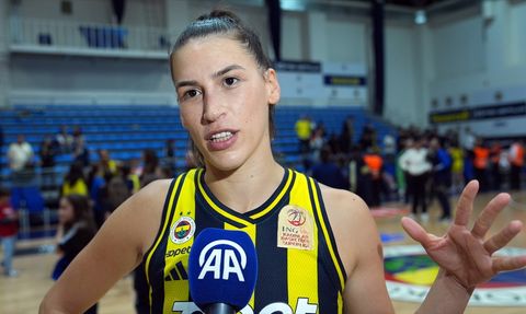 Fenerbahçe, Galatasaray'ı Derbide Geçti