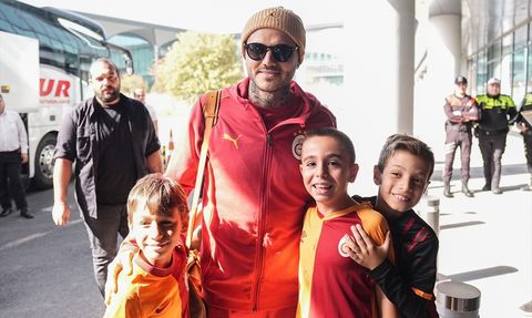 Galatasaray, RFS Maçına Hazırlanmak Üzere Riga'ya Ulaştı