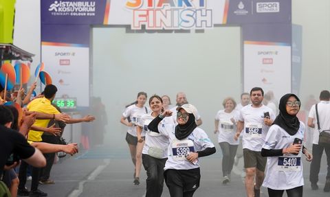 İstanbul'da Renkli Koşu: 'İstanbul'u Koşuyorum' Avrupa Etabı Yapıldı