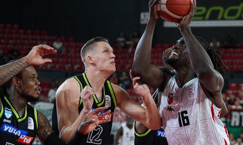 Karşıyaka, Merkezefendi'yi Farklı Geçti