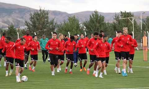 Sivasspor Göztepe Maçına Hazırlanıyor