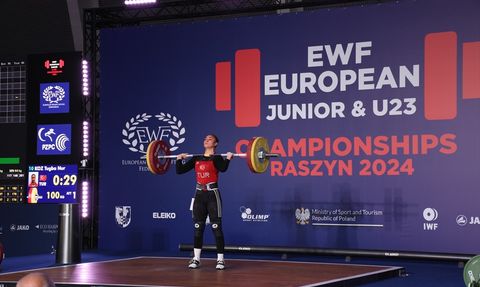 Tuğba Nur Koz'dan Avrupa Halter Şampiyonası'nda Gümüş Madalya