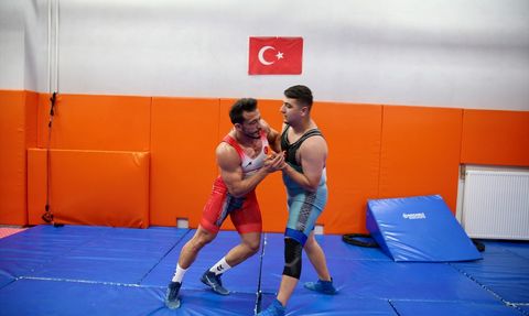 Uğur Arı, Güreş Kariyerini Dünya Şampiyonluğu ile Taçlandırmayı Hedefliyor