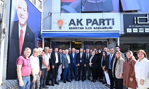 Ulaştırma ve Altyapı Bakanı Uraloğlu Beşiktaş'ta Esnaf Ziyaretlerinde Bulundu