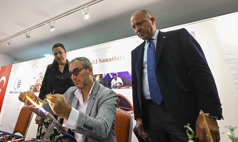Ankara'da Cam Üfleme ve Cam Sanatı Sergisi Açıldı