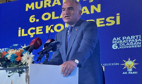 Bakan Ersoy, Antalya'daki Kongrede 2024 Turizm Hedefini Açıkladı