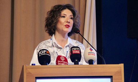 Bursa'da 19. İnsan Yönetimi Zirvesi: Güven ve Gelecek Teması İşleniyor