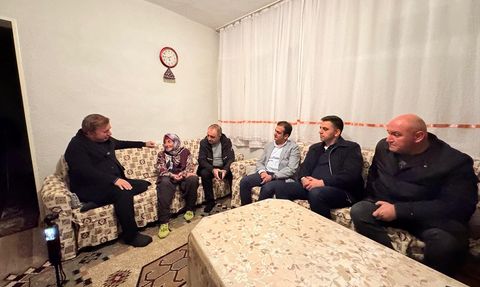 Erzincan'ın Çalışkan Ninesi: 79 Yaşında Hayvancılığa Devam Ediyor