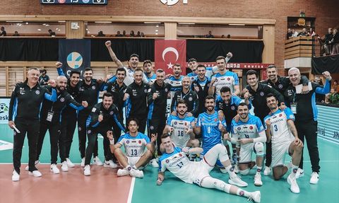 Halkbank, CEV Şampiyonlar Ligi'nde İlk Galibiyetini Aldı