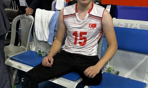 Hayallerini Gerçekleştiren Barış Şimşek'in Voleybol Hikayesi