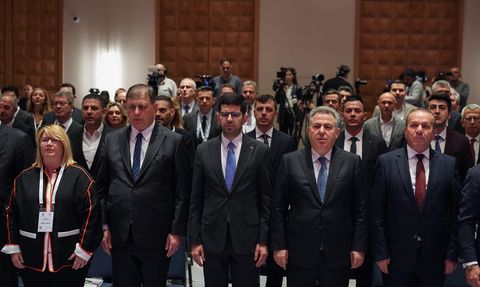 İzmir'de ESİAD 3. Yatırım Zirvesi Başladı