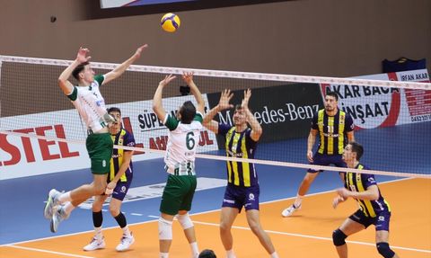 Kuşgöz İzmir Vinç Akkuş Belediyespor'dan Fenerbahçe Medicana'ya İlk Yenilgi