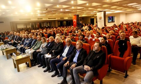 Mersin Kenti Edebiyat Ödülü Murathan Mungan'a Takdim Edildi