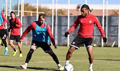 Sivasspor, Fenerbahçe Maçına Hazırlanıyor