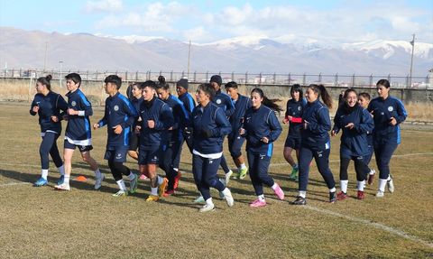 Yüksekova Spor: Kadınlar 1. Ligi'nde Liderlik Hedefi