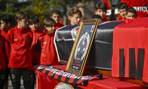 Zeynel Soyuer, Gençlerbirliği'nin Eski Futbolcusu Son Yolculuğuna Uğurlandı