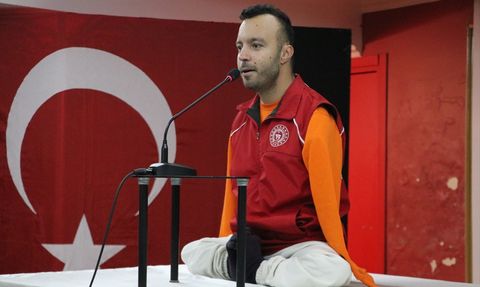 Başarı Dolu Bir Hayat: Sefa Yurtkölesi Öğrencilerle Buluştu