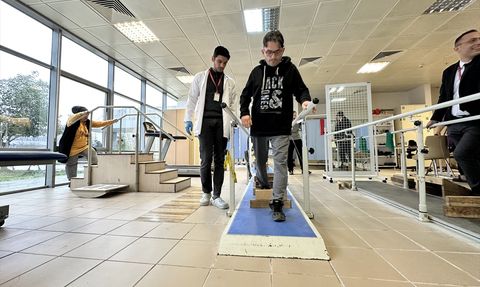 Düzce'de Felç Geçiren Hasta Almanya'dan Sonra Tedaviyle Sağlığına Kavuştu