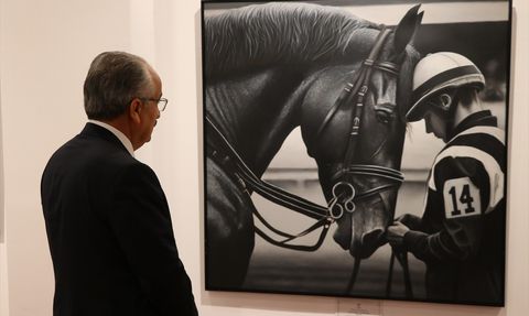 İzmir'de Türkiye Jokey Kulübü Resim Yarışması Sergisi Açıldı