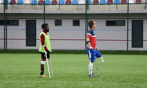 Manuel Chiquete: Bacağını Kaybetmesine Rağmen Futbola Devam Ediyor